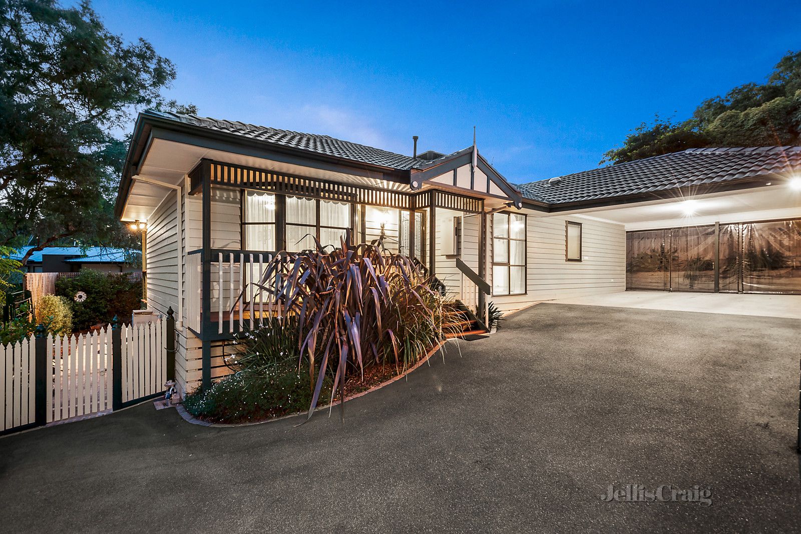 2/27 Alban Street, Montmorency VIC 3094, Image 0