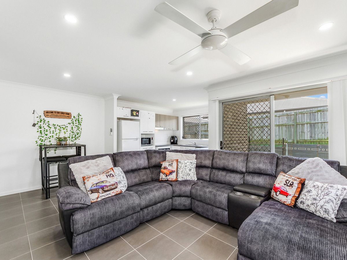 39 Awoonga Crescent, Morayfield QLD 4506, Image 2