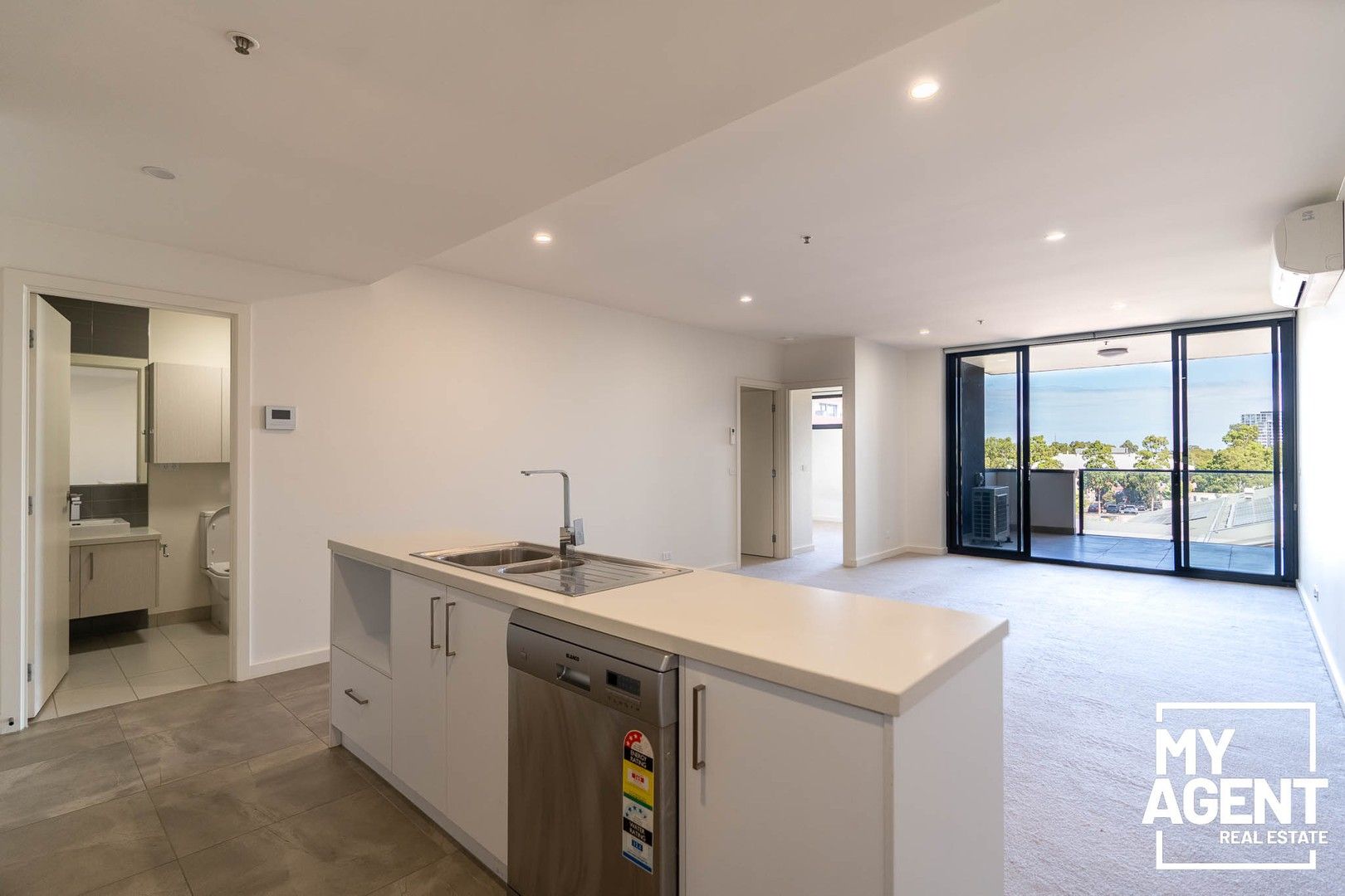 2 bedrooms House in 302/7 Thomas Holmes Street MARIBYRNONG VIC, 3032