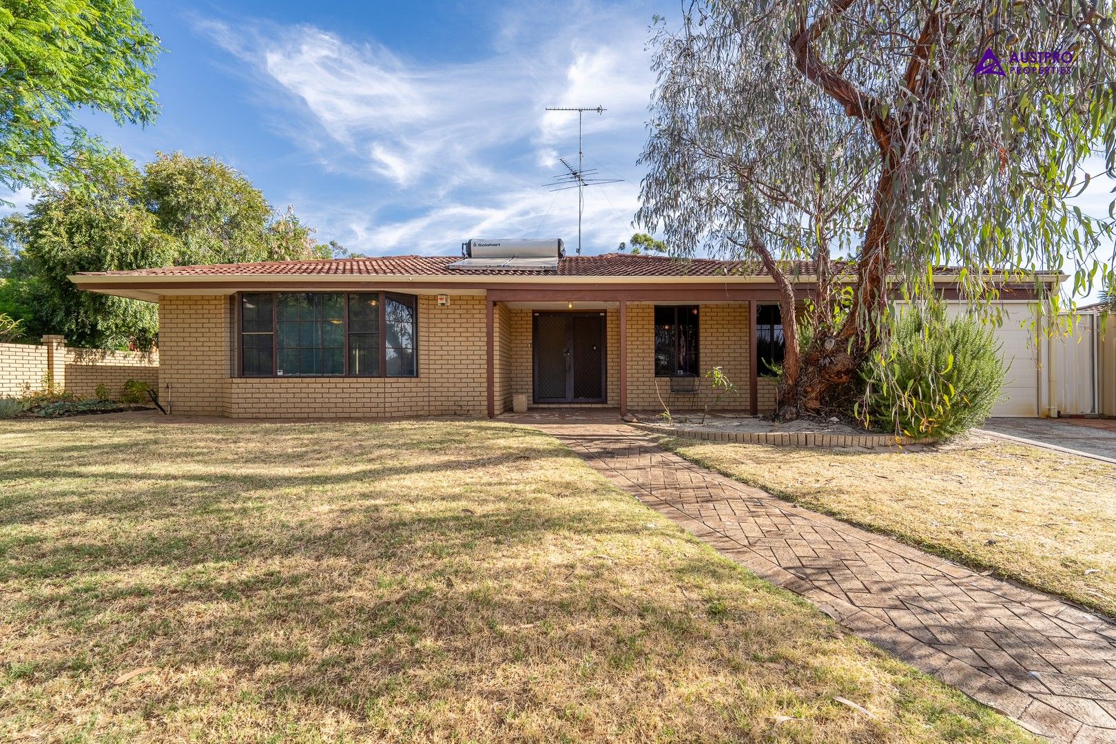 4 bedrooms House in 15 Fountains Court ARMADALE WA, 6112