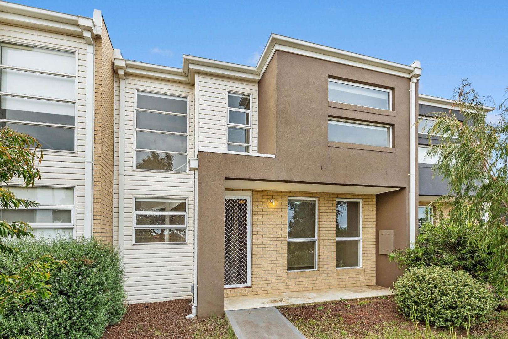 52 Featherbrook Drive, Point Cook Property History & Address Research