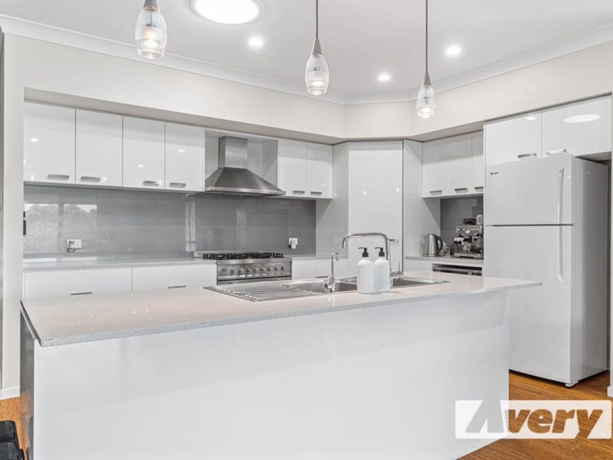 8 Bluerock Close, Fennell Bay NSW 2283, Image 2