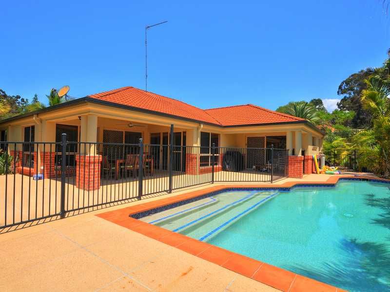 2 Wiltshire Drive, Mudgeeraba QLD 4213