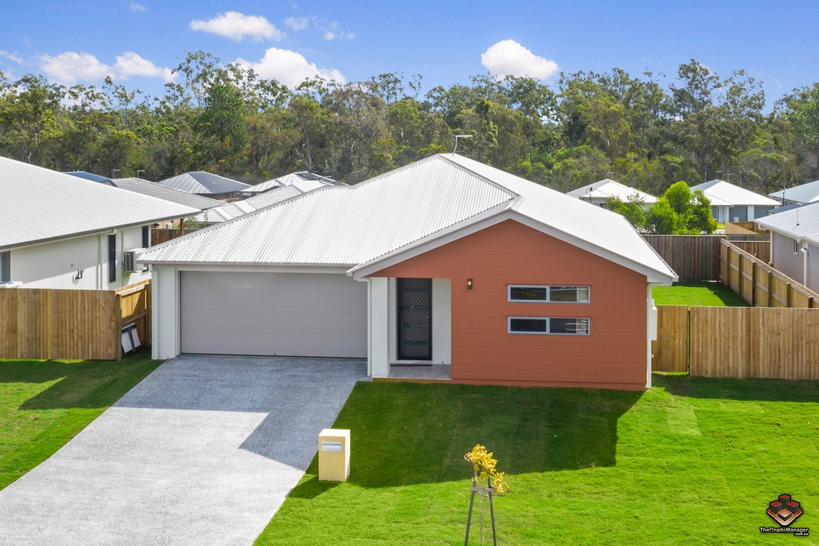 4 bedrooms House in 8 Flint Place PARK RIDGE QLD, 4125