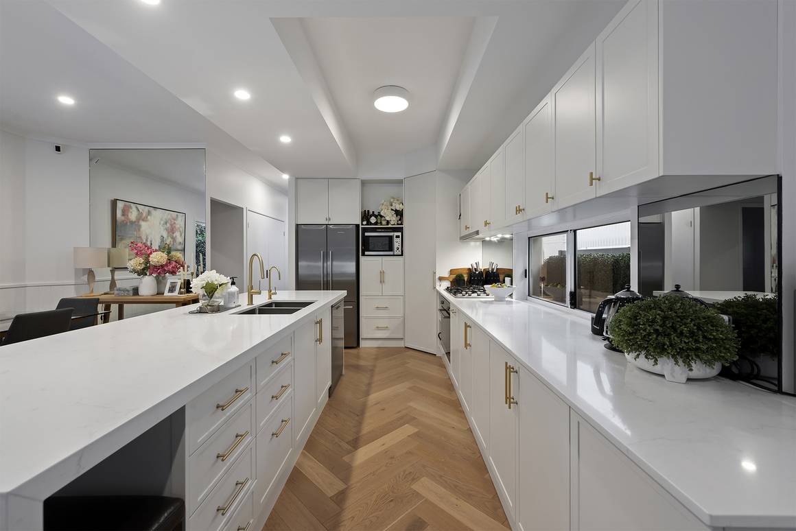 55 Dickens Street, NORMAN PARK QLD 4170 - Image 5