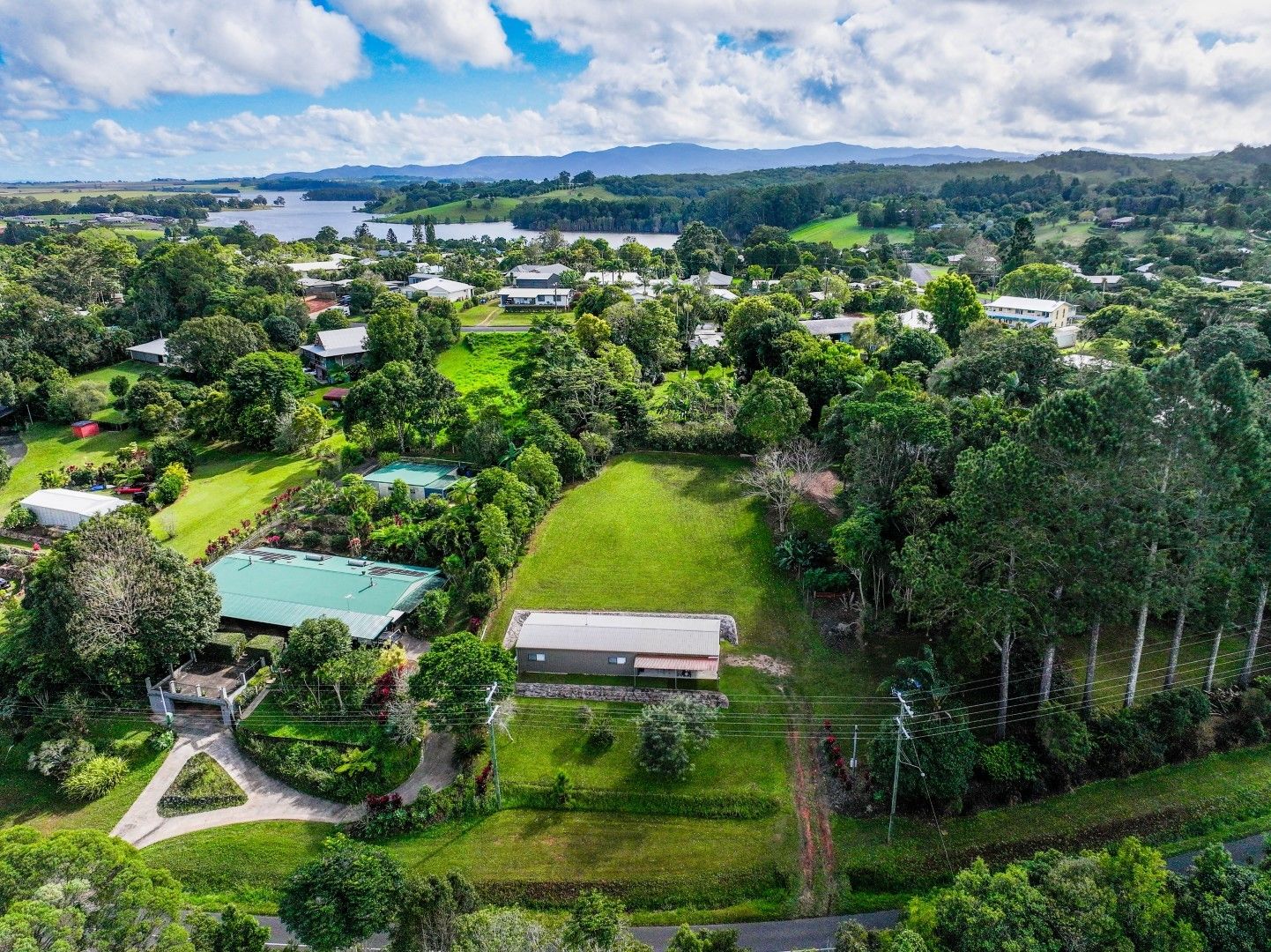 33 Park Avenue, Yungaburra QLD 4884, Image 1