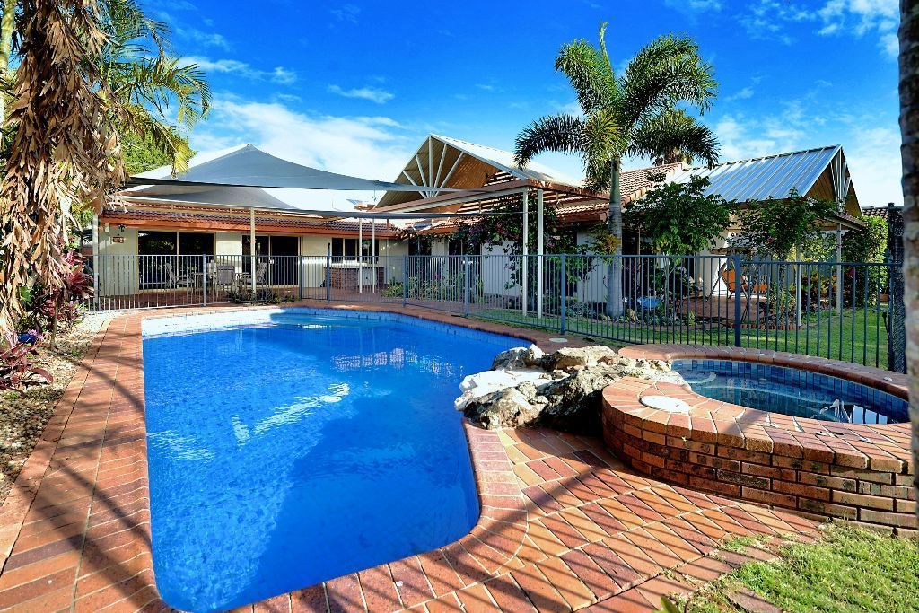 49 Fairway Drive, Clear Island Waters QLD 4226, Image 1