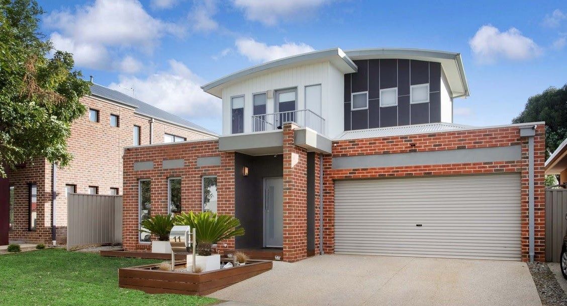 3 bedrooms House in 11 Braeside Walk CAROLINE SPRINGS VIC, 3023