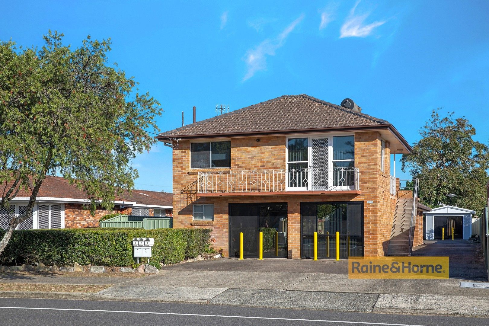 2 bedrooms Apartment / Unit / Flat in 1/125 Broken Bay Road ETTALONG BEACH NSW, 2257