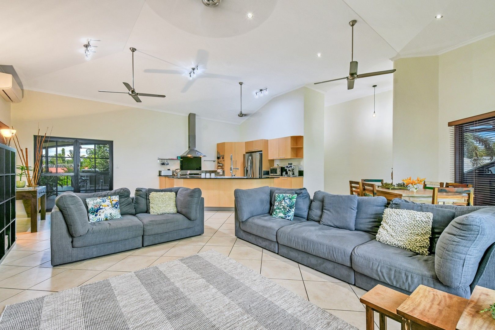 4 Lobelia Court, Rosebery NT 0832, Image 0