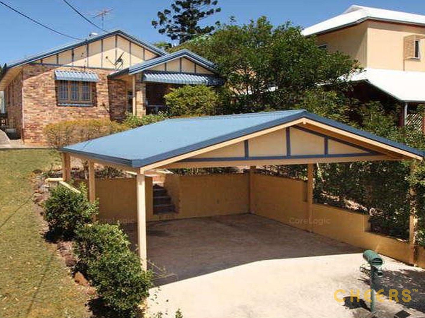 2 bedrooms House in 200 Carlton Tce MANLY QLD, 4179