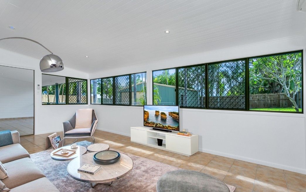 4 bedrooms House in 16 Grampian Close SMITHFIELD QLD, 4878