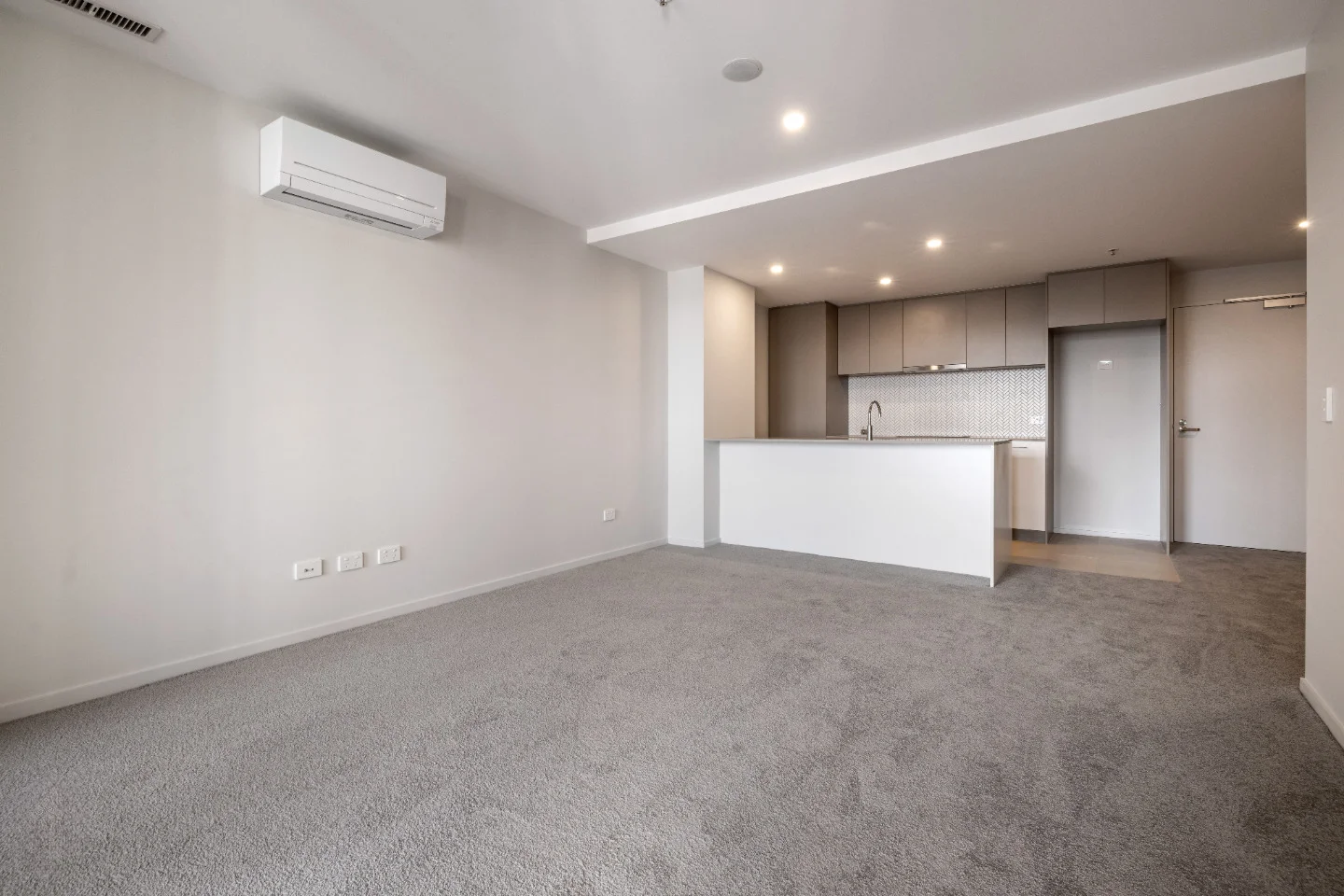 Additional image 3 of 902/335 Anketell Street, Greenway ACT 2900