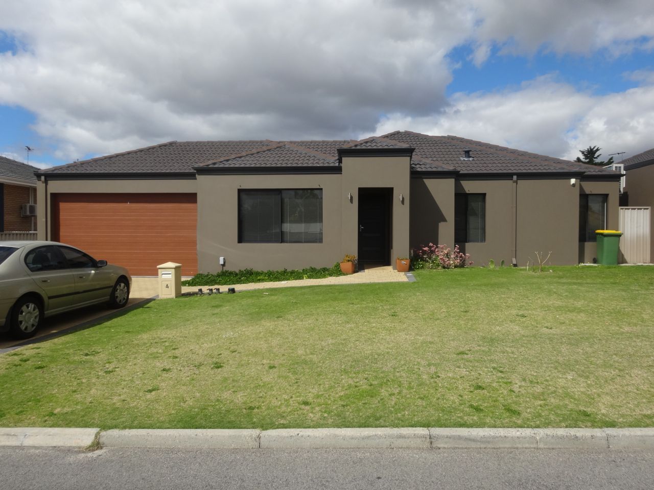 3 bedrooms Villa in 4 Jakobsons Way DIANELLA WA, 6059