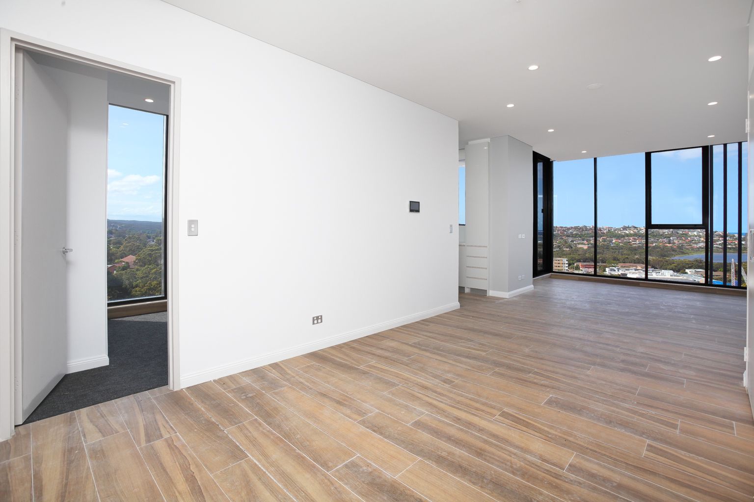 2 bedrooms Apartment / Unit / Flat in 721/9 Howard Avenue DEE WHY NSW, 2099