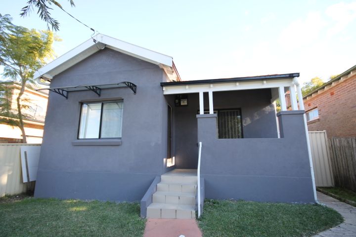 4 bedrooms House in 93 Rosemont St south PUNCHBOWL NSW, 2196