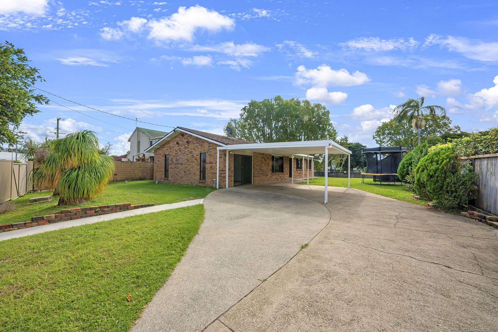 4 Sacha Place, Carrara QLD 4211