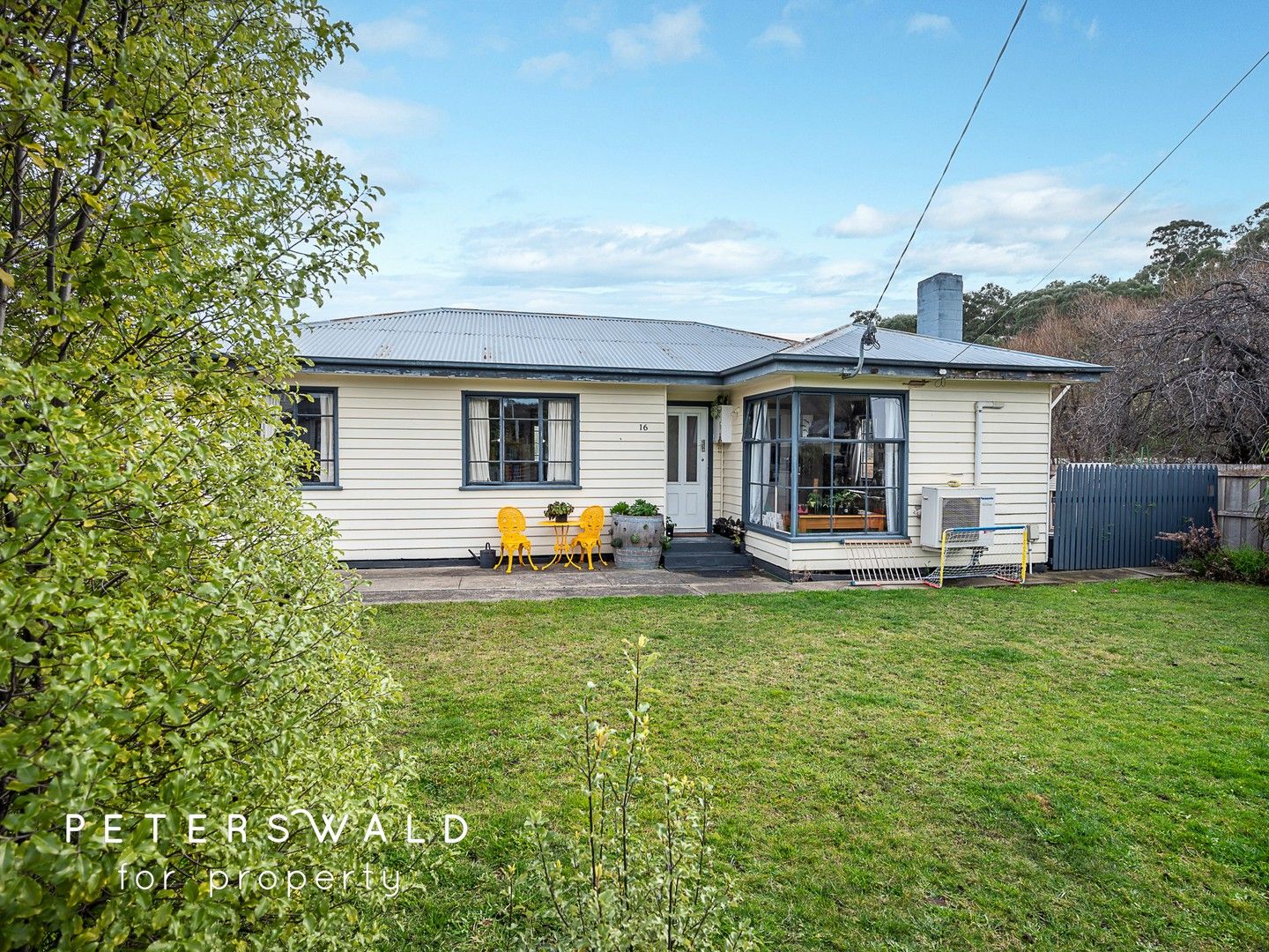 3 bedrooms House in 16 Erebus Street WARRANE TAS, 7018