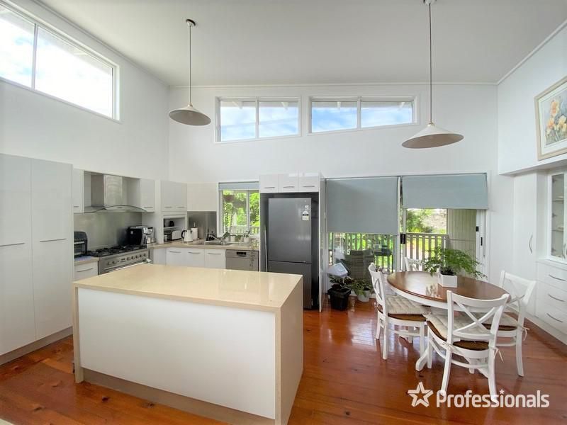 5 Ocean Court, Moore Park Beach QLD 4670, Image 2