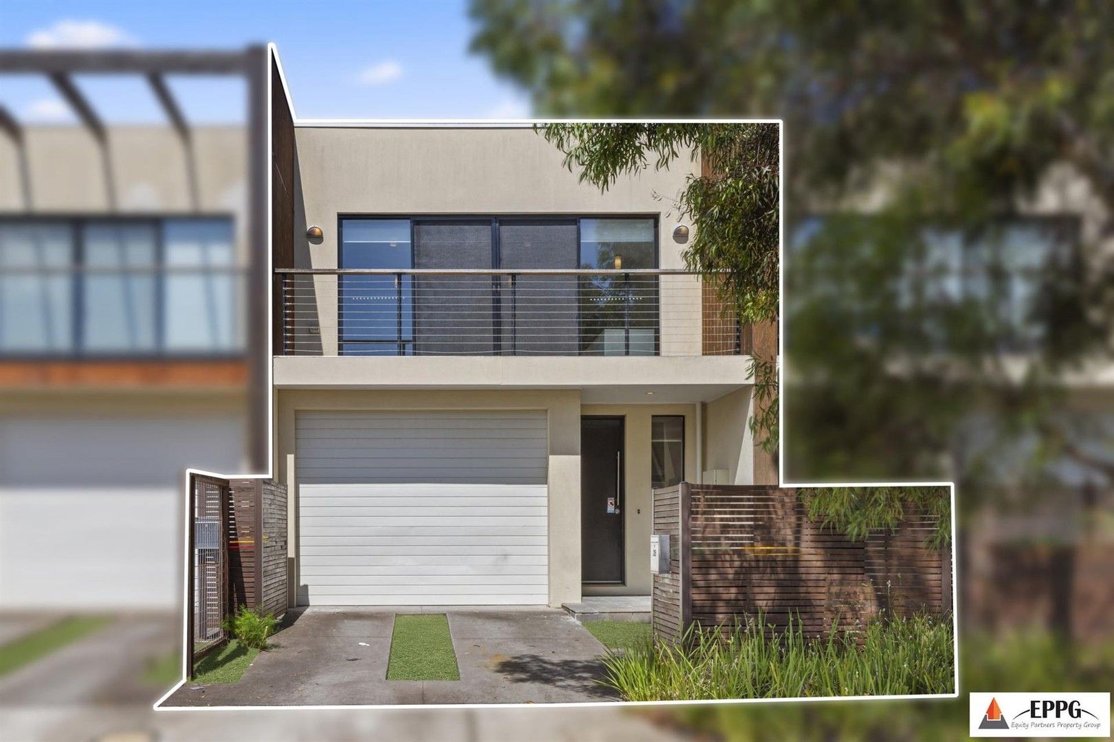 3 bedrooms House in 28 Lakeside Crescent KEILOR EAST VIC, 3033