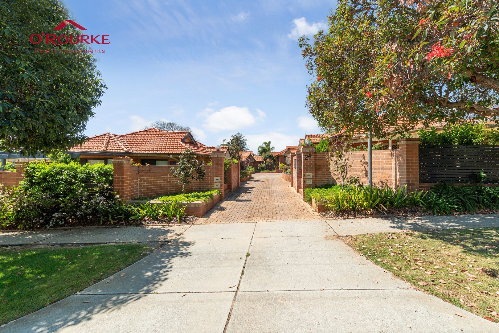 2/24 Auborough, Doubleview WA 6018 Villa For Rent 700 Domain