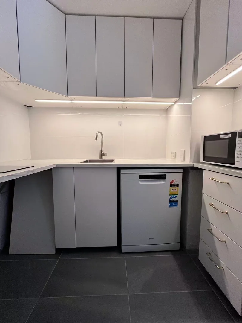 Additional image 7 of 19/2877 Gold Coast HWY, Surfers Paradise QLD 4217