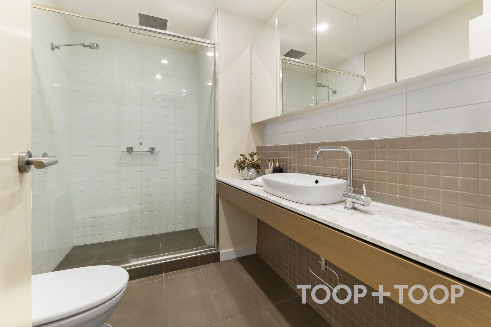 614/1-2 Tarni Court, New Port SA 5015, Image 2