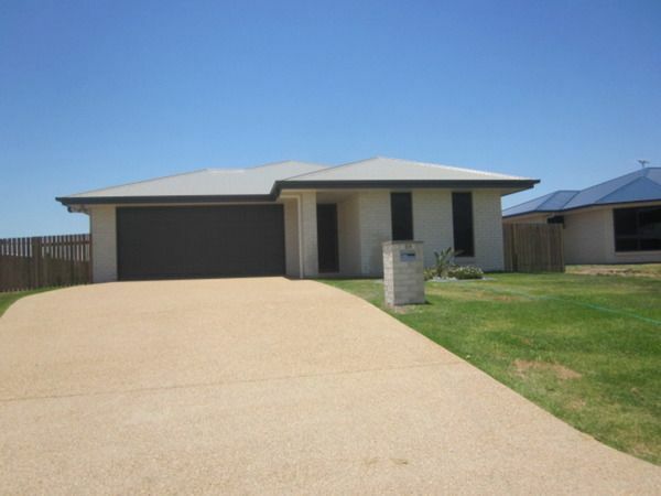 4 bedrooms House in 29 Amalfi Drive ZILZIE QLD, 4710
