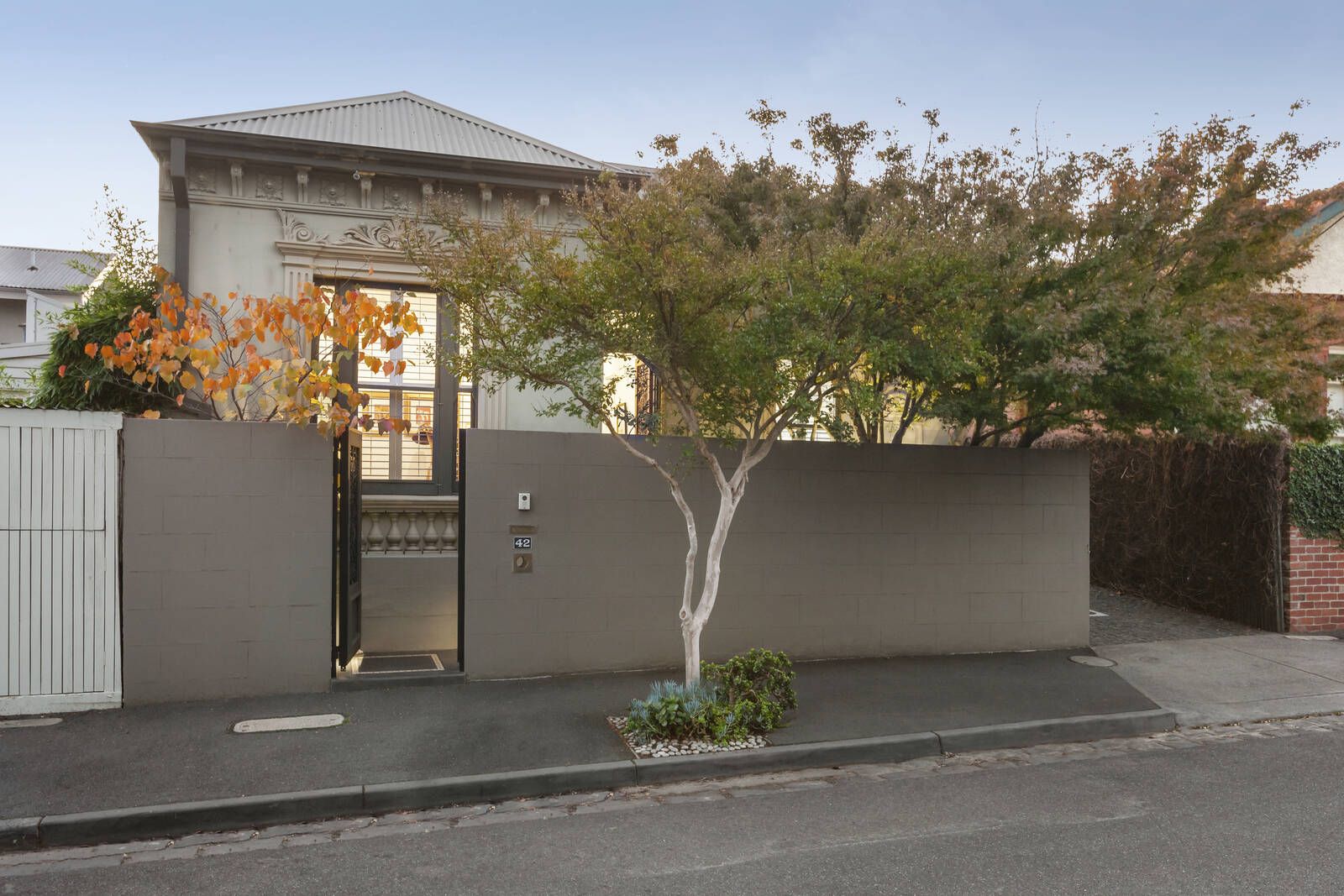 3 bedrooms House in 42 Clarendon Street ARMADALE VIC, 3143