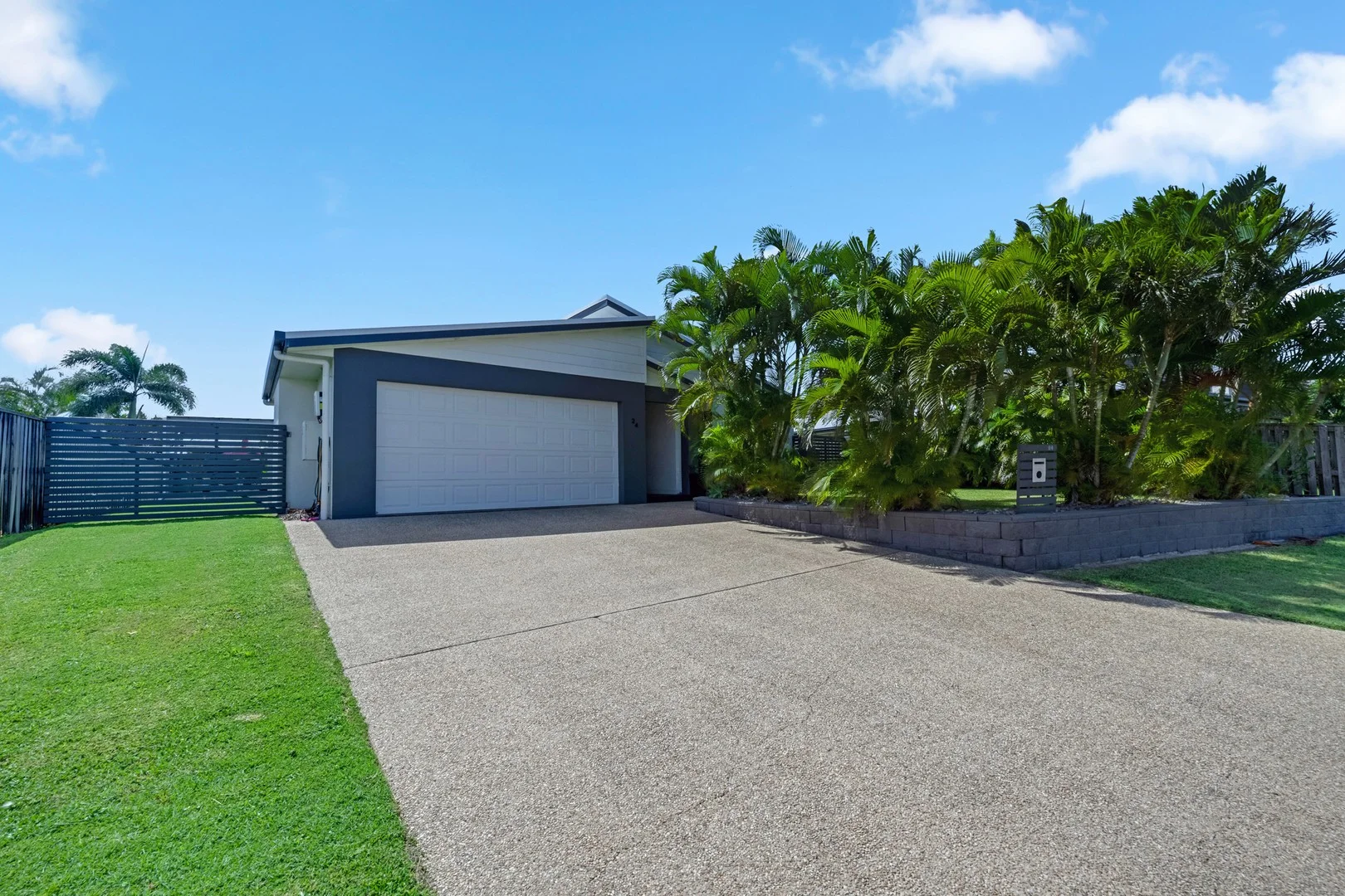 24 Miami Terrace, Blacks Beach QLD 4740