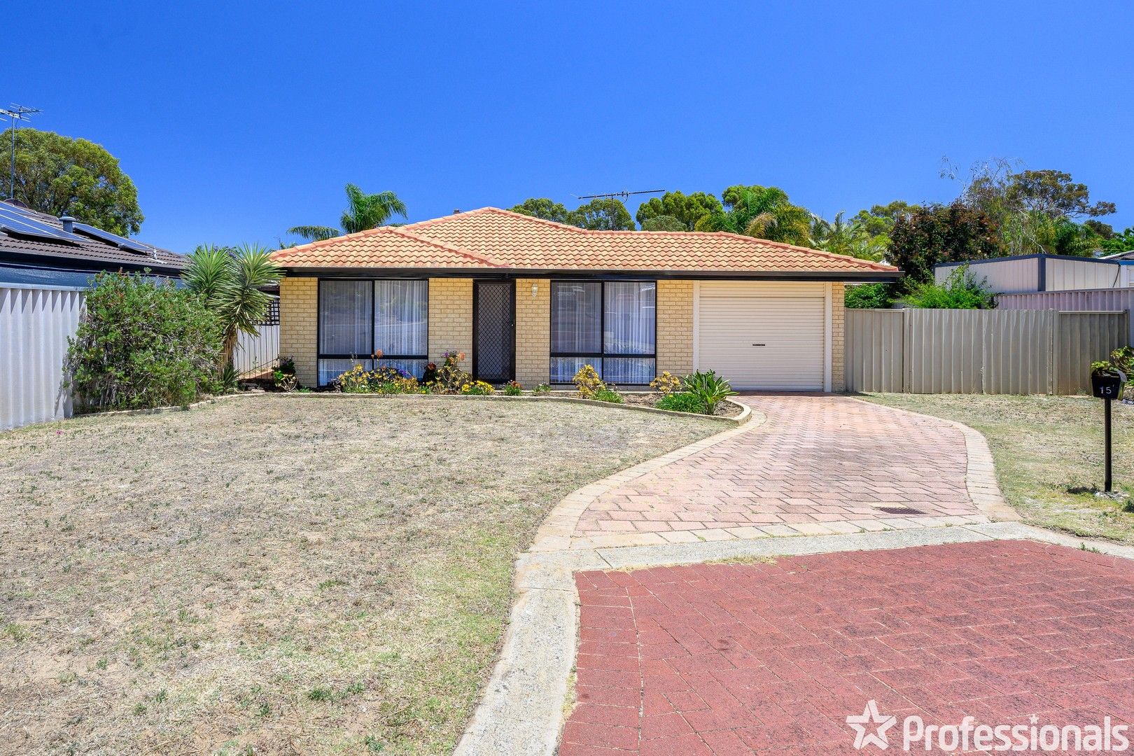 4 bedrooms House in 15 Bancroft Close GREENFIELDS WA, 6210