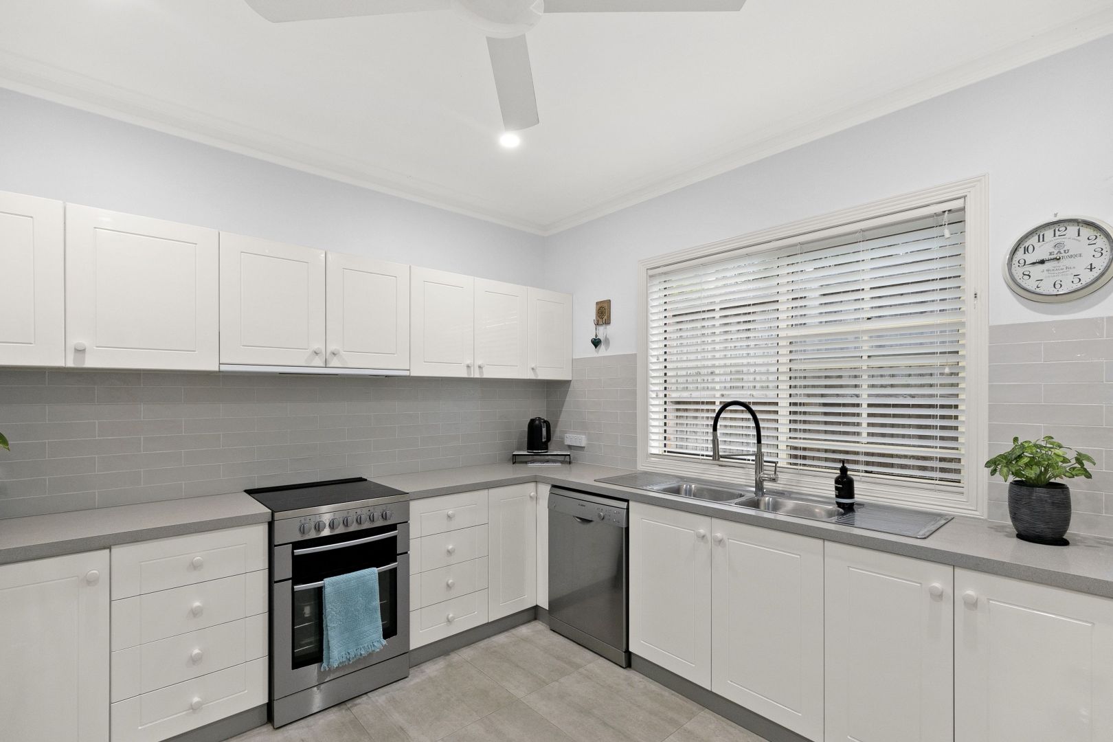 1/2 Keats Avenue, Bateau Bay NSW 2261, Image 2