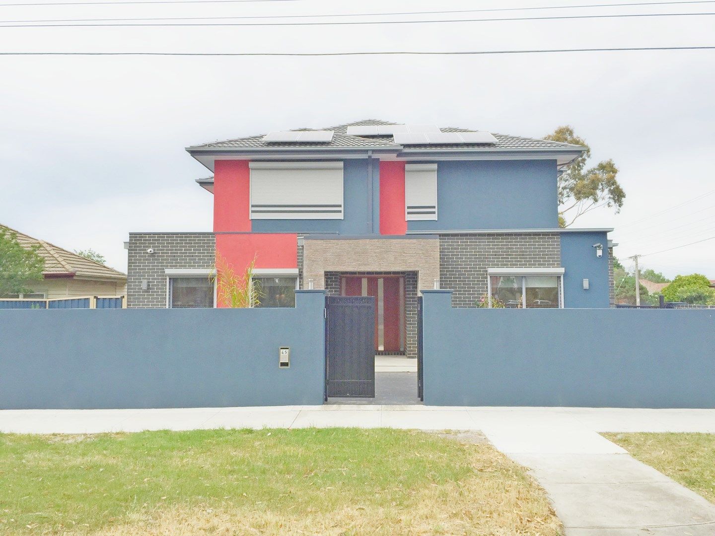 4 bedrooms House in 45 Rhodes Parade OAK PARK VIC, 3046