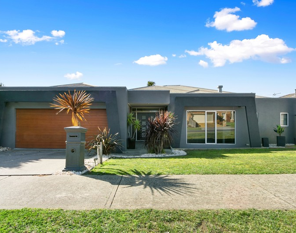 11 Duxbury Drive, Traralgon VIC 3844