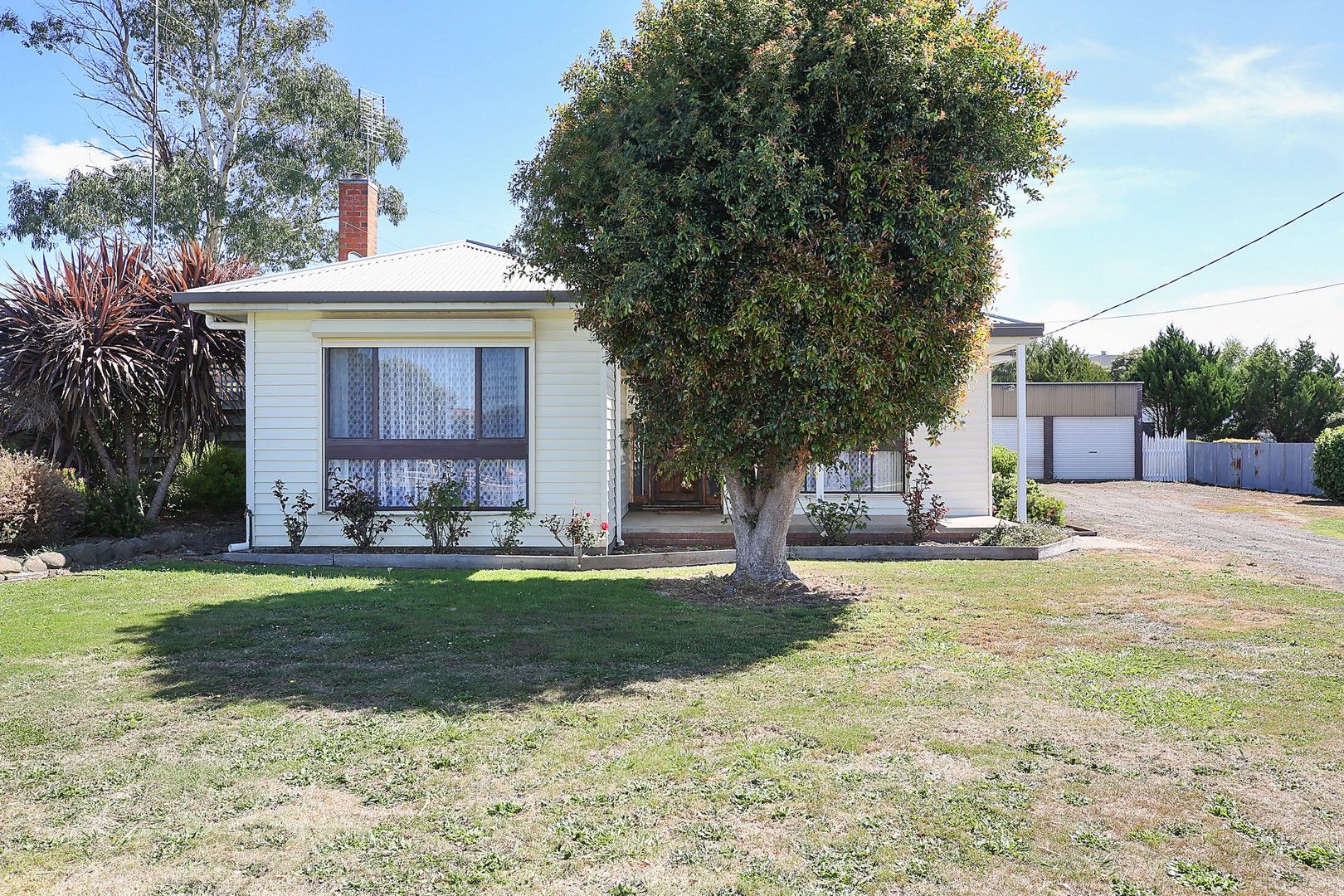 27 Dover Street, Cobden VIC 3266, Image 0