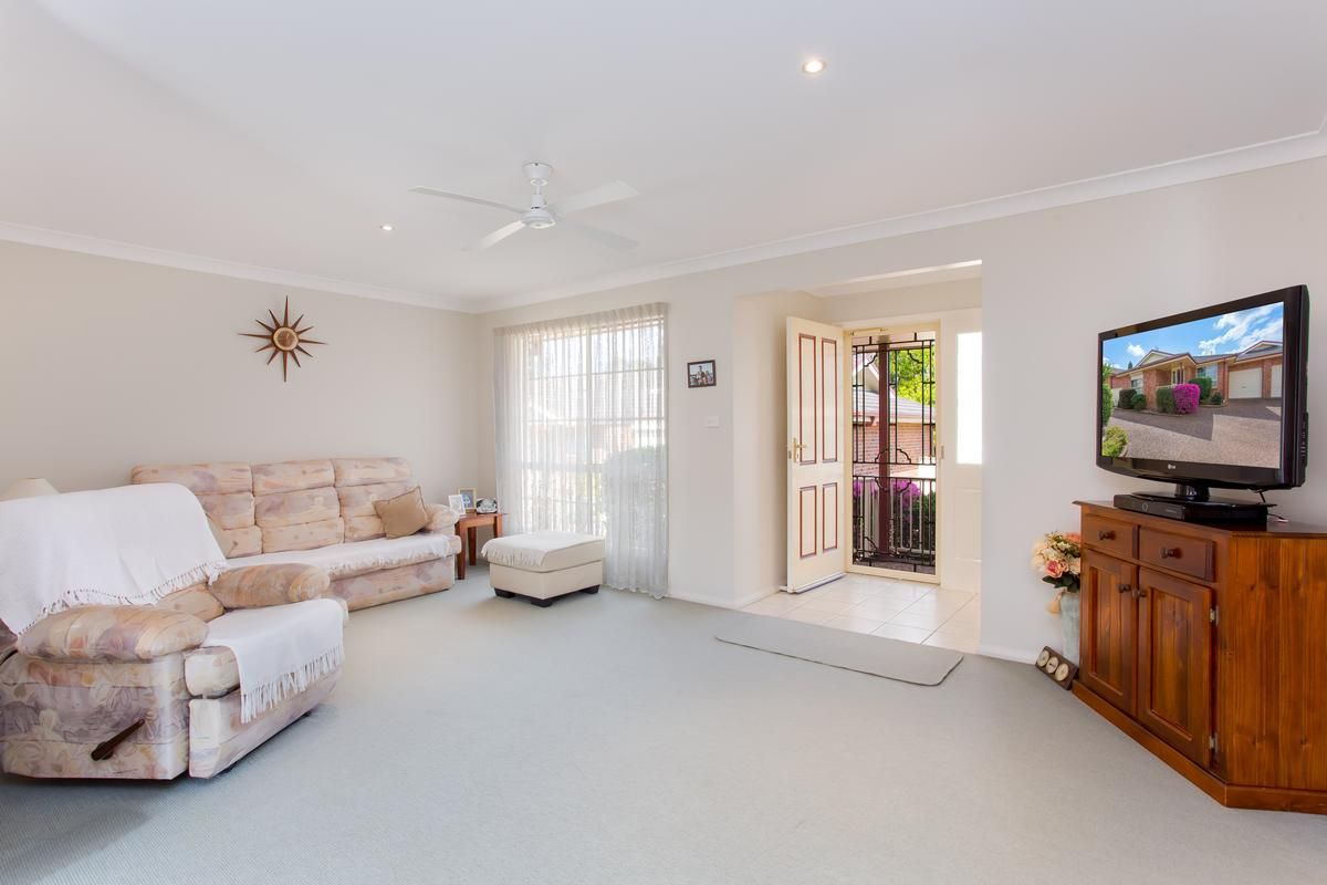 4/2A Frederick Street, Glendale NSW 2285, Image 1