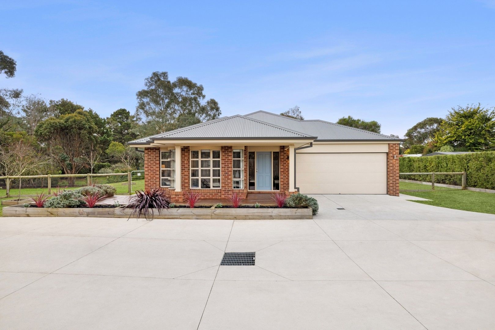 4 bedrooms House in 174A Main Road RIDDELLS CREEK VIC, 3431