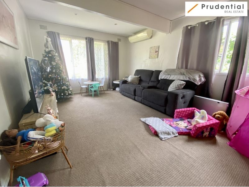 11 Lawn Avenue, Bradbury NSW 2560 House For Rent 430 Domain