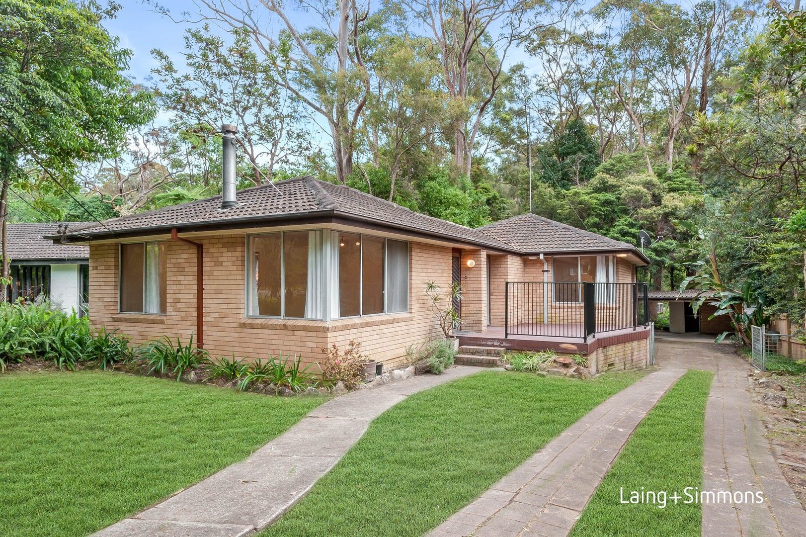 4 bedrooms House in 16 Derribong Place THORNLEIGH NSW, 2120