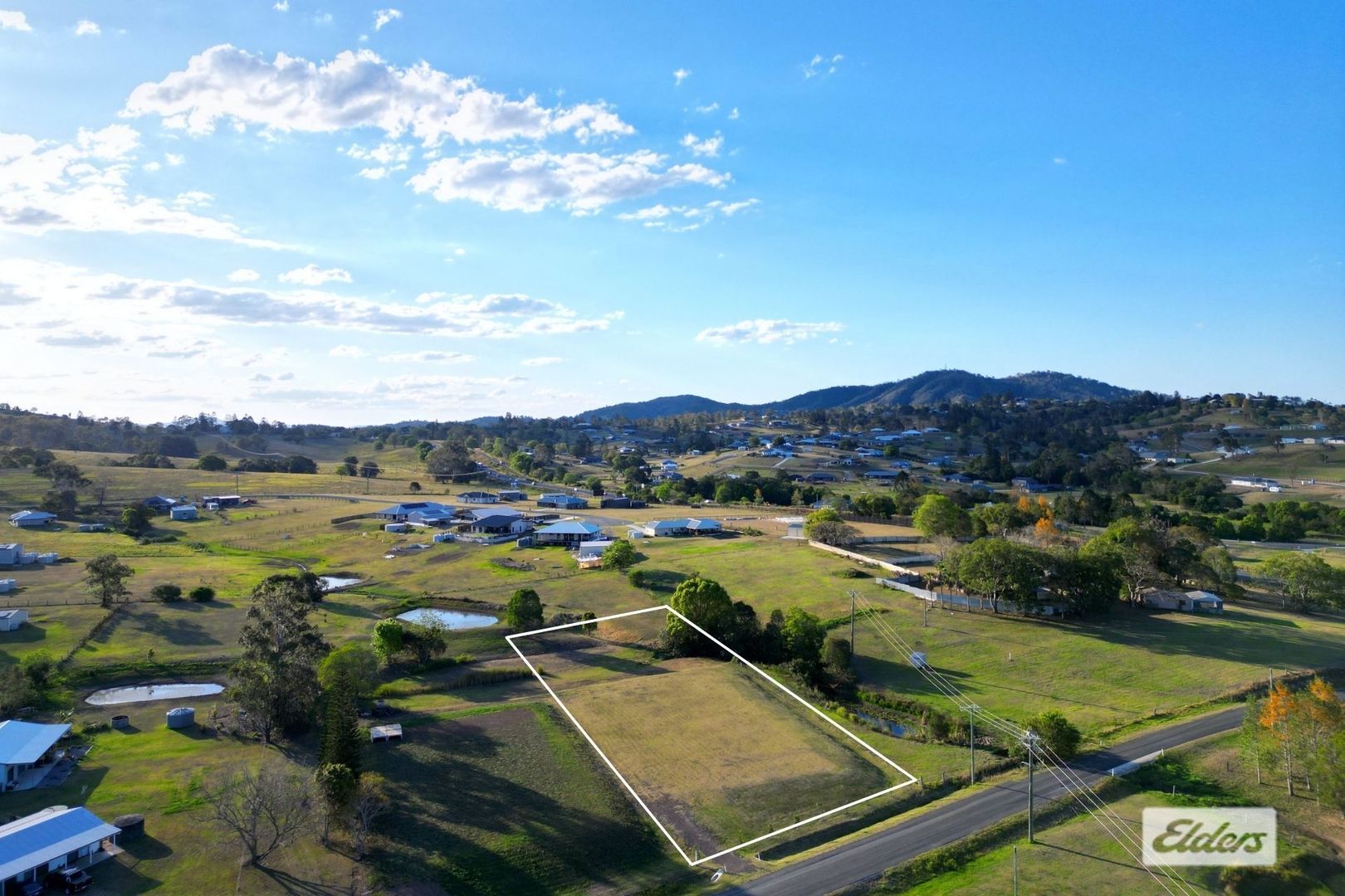 24 Vantage Road, Chatsworth QLD 4570, Image 2