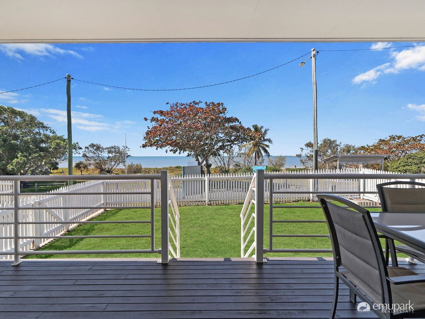 3 bedrooms House in 12 Schofield Parade KEPPEL SANDS QLD, 4702