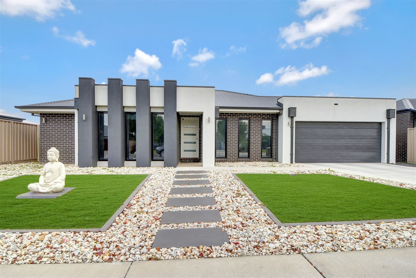 4 bedrooms House in 23 Rissmann Drive HORSHAM VIC, 3400
