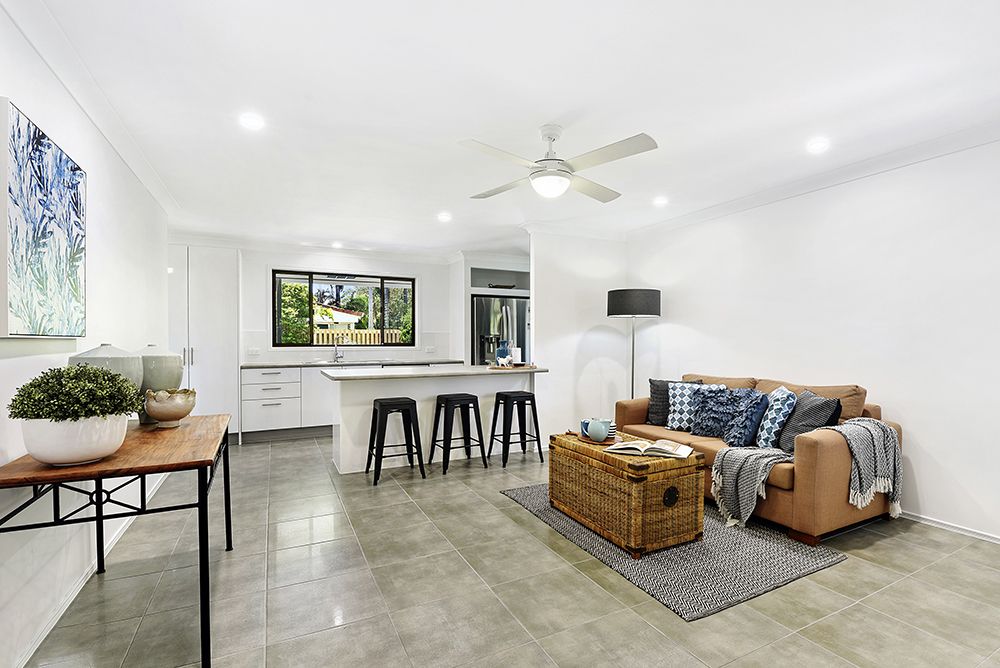 4 Lakefield Crescent, Paradise Point QLD 4216, Image 0