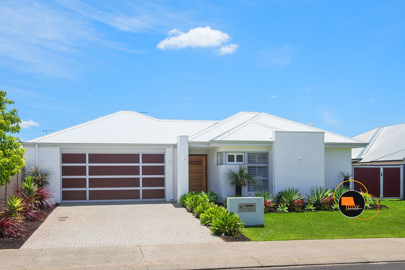 154 Dunsborough Lakes Drive, Dunsboroug Property History & Address