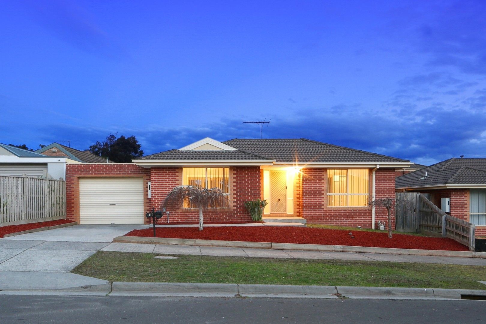 3 bedrooms House in 18 Michigan Place ROWVILLE VIC, 3178