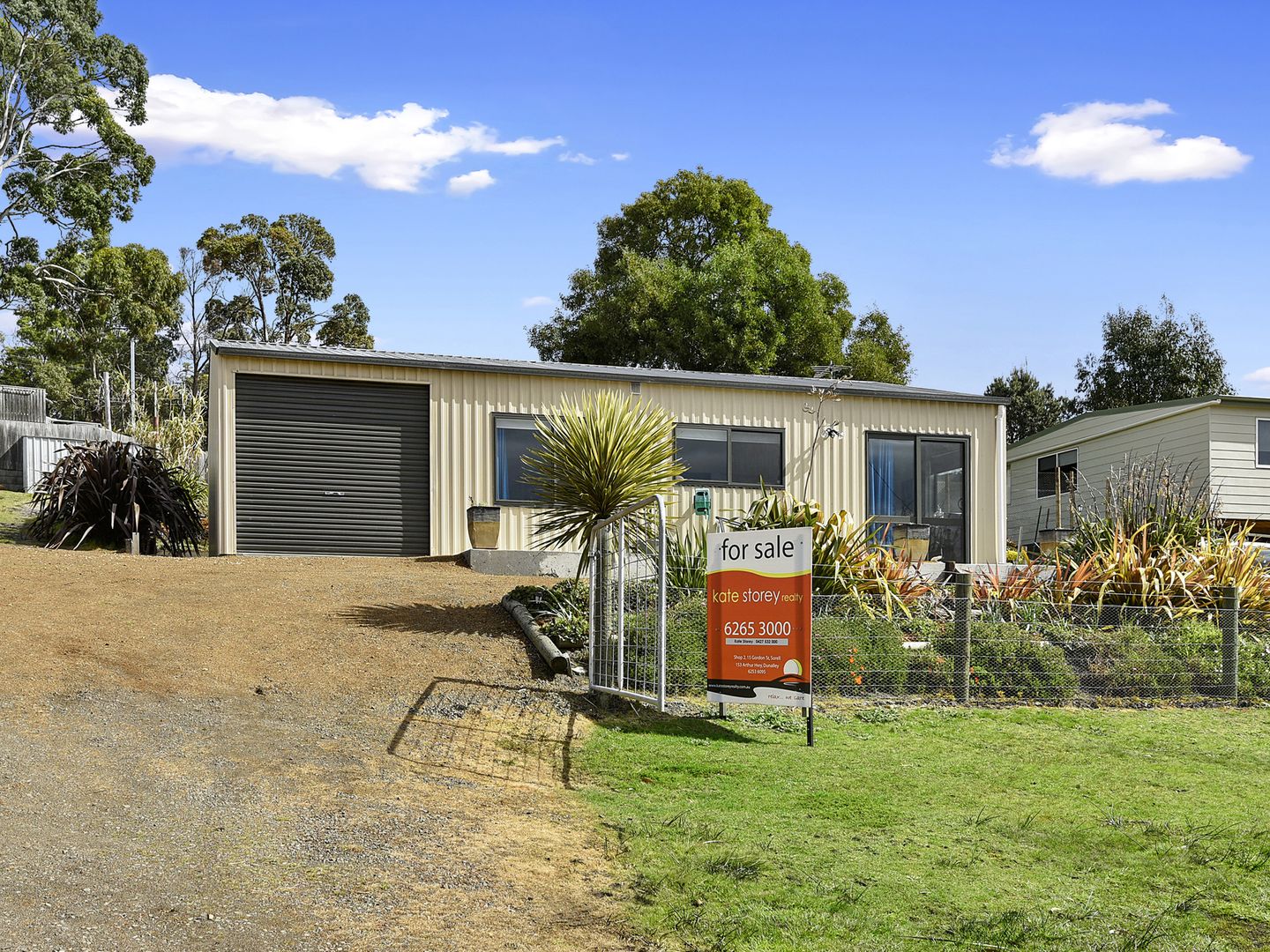 9 Sloping Main Drive, Sloping Main Property History & Address