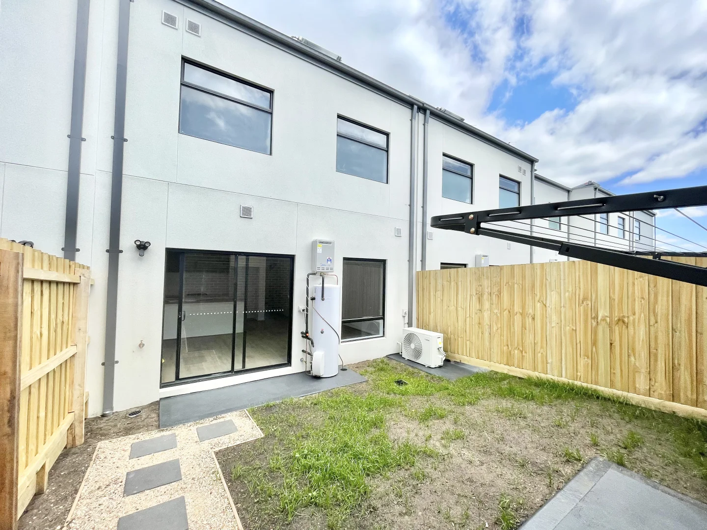 Additional image 24 of 10 Flank Walk, Fraser Rise VIC 3336