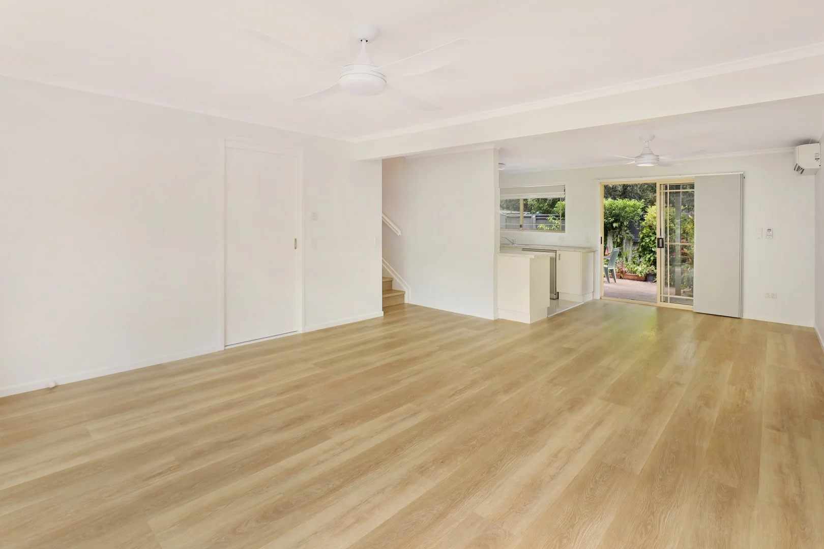 4/8 Lyon Street, Dicky Beach QLD 4551