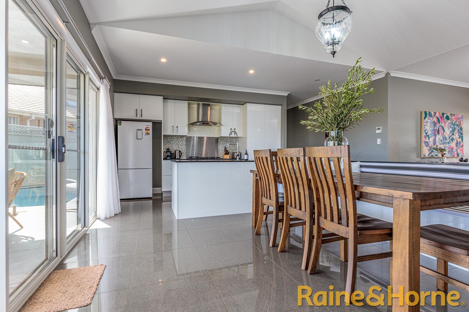 28 Lansdowne Drive, Dubbo NSW 2830, Image 2