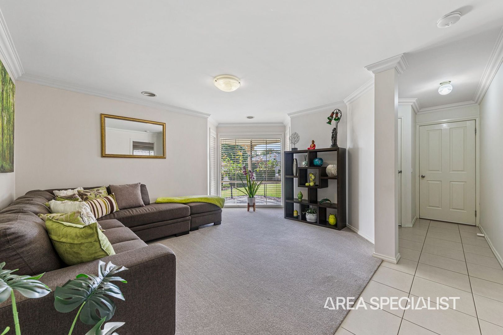 98 Leigh Drive, Pakenham VIC 3810, Image 2